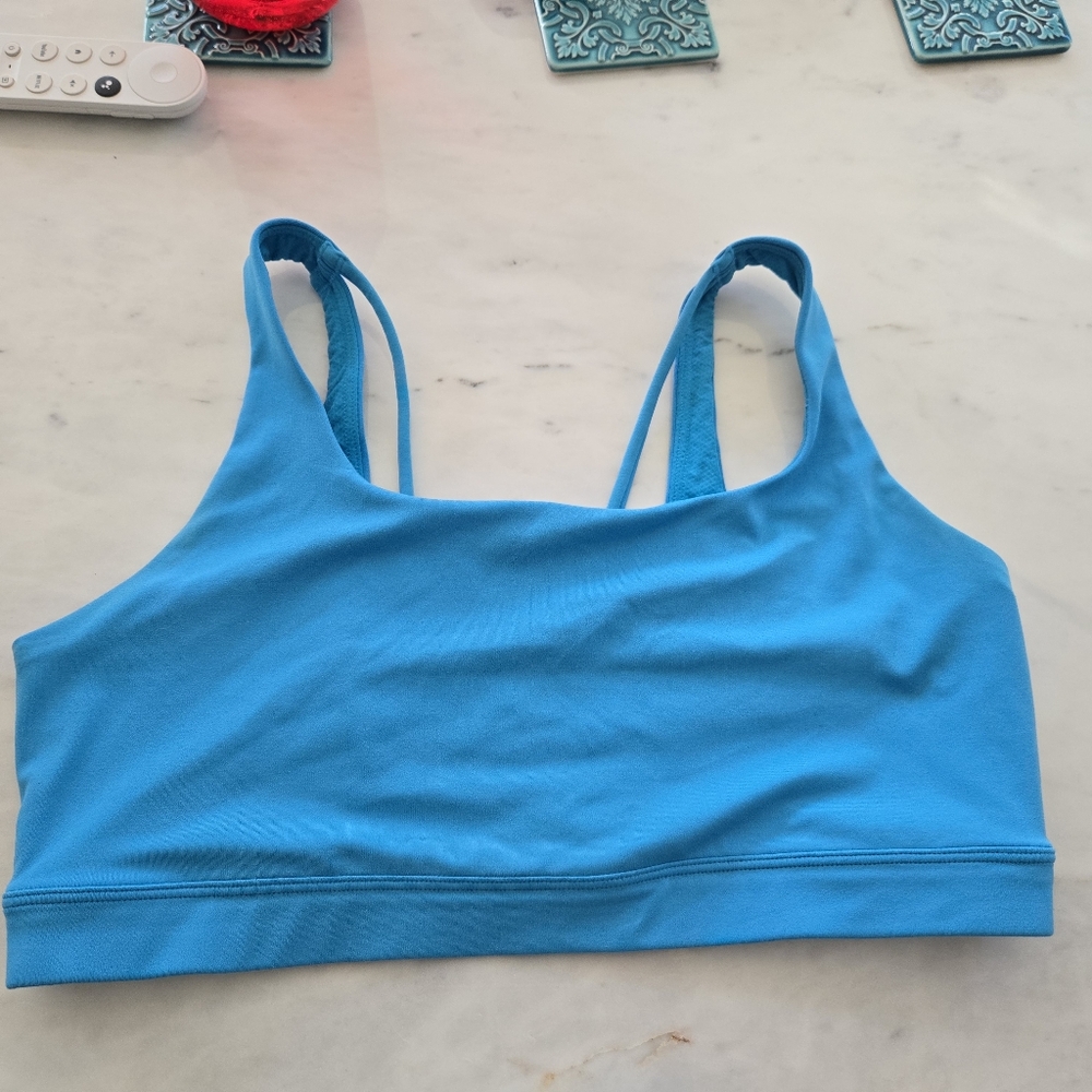(L) Athleta Exhale Sports Bra In Santorini Blue